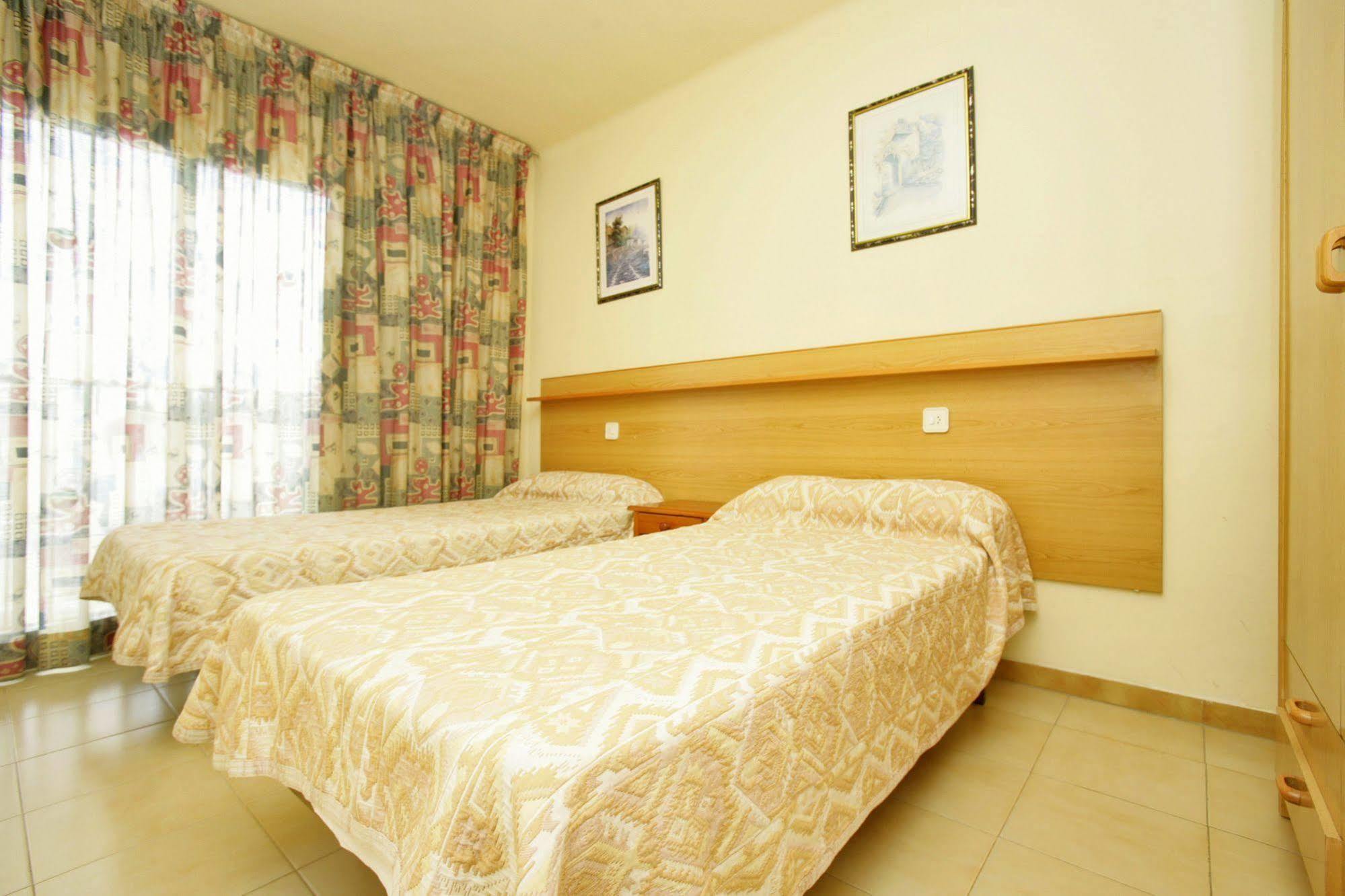 Rentalmar Pins Marina Cambrils Exterior photo